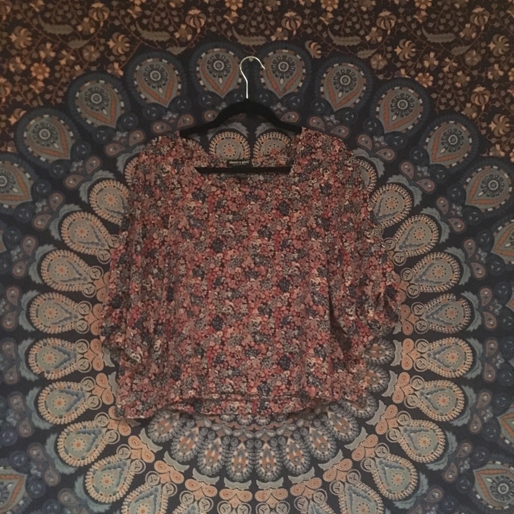 FLORAL BLOUSE